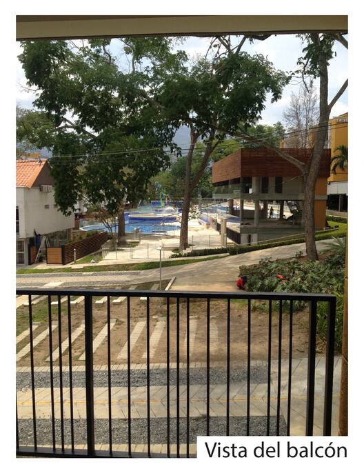 Hermosa vista hacia las piscinas