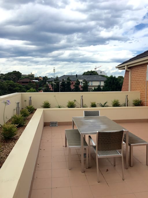 Huge outdoor roof top courtyard