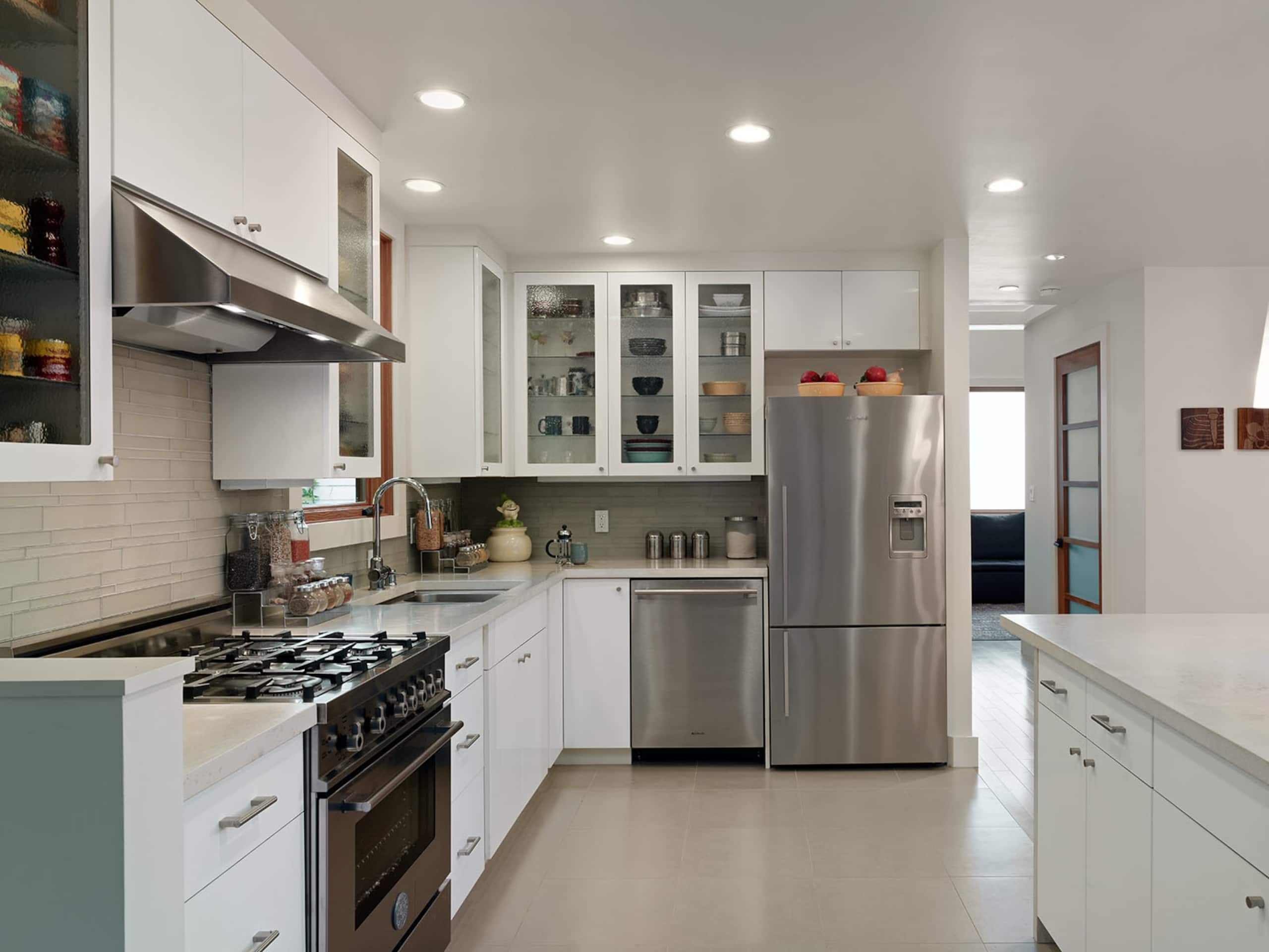 Home in San Francisco · ★4.93 · 3 bedrooms · 3 beds · 2.5 baths - Image 4
