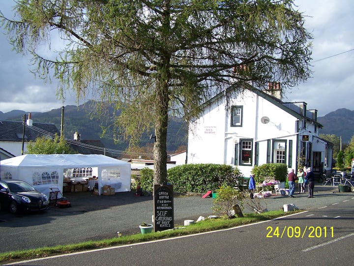 GREEN KETTLE for 6 to 10 Guests Houses for Rent in Garelochhead
