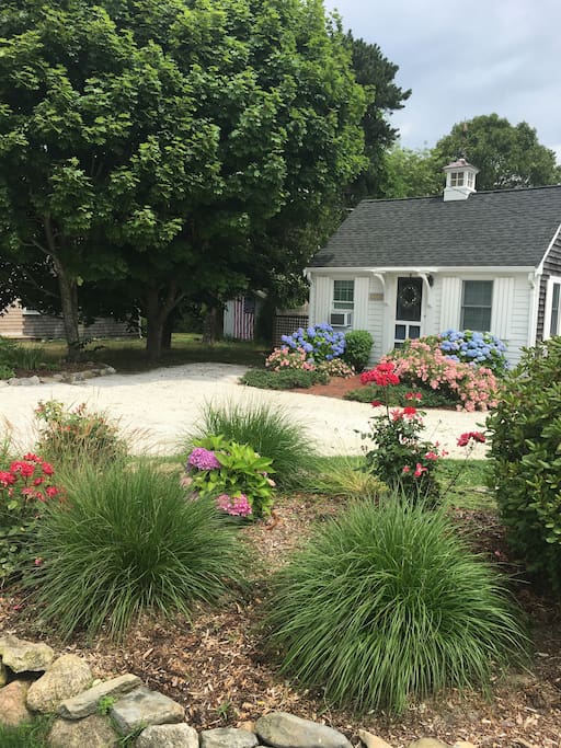 Font right garden