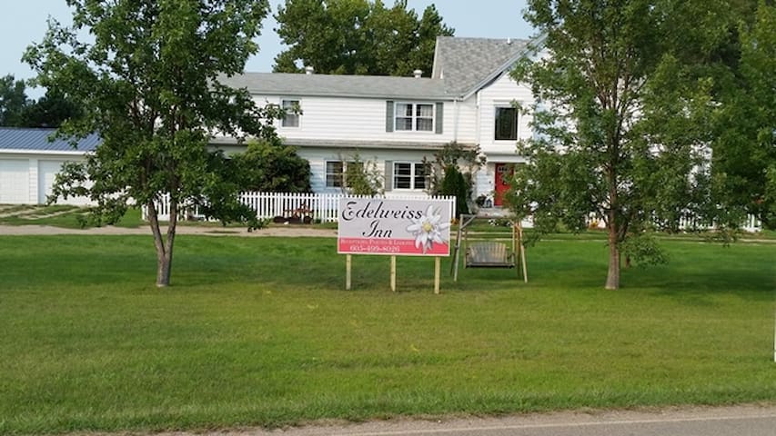 Lighthouse Room-Edelweiss Inn