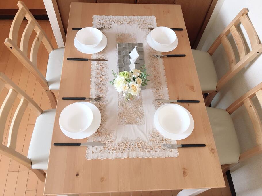4人餐桌