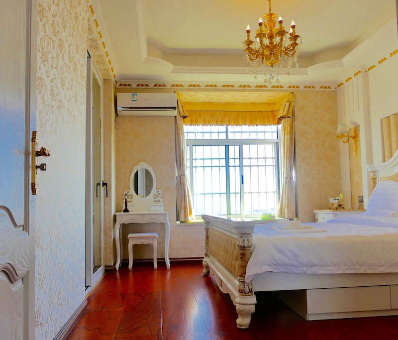 Luxury King Bed Room 奢华大床房