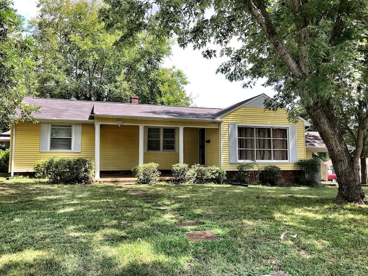 “Friday Night Lights” Houses for Rent in Tuscumbia, Alabama, United