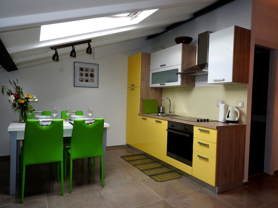 Dining room & kitchen