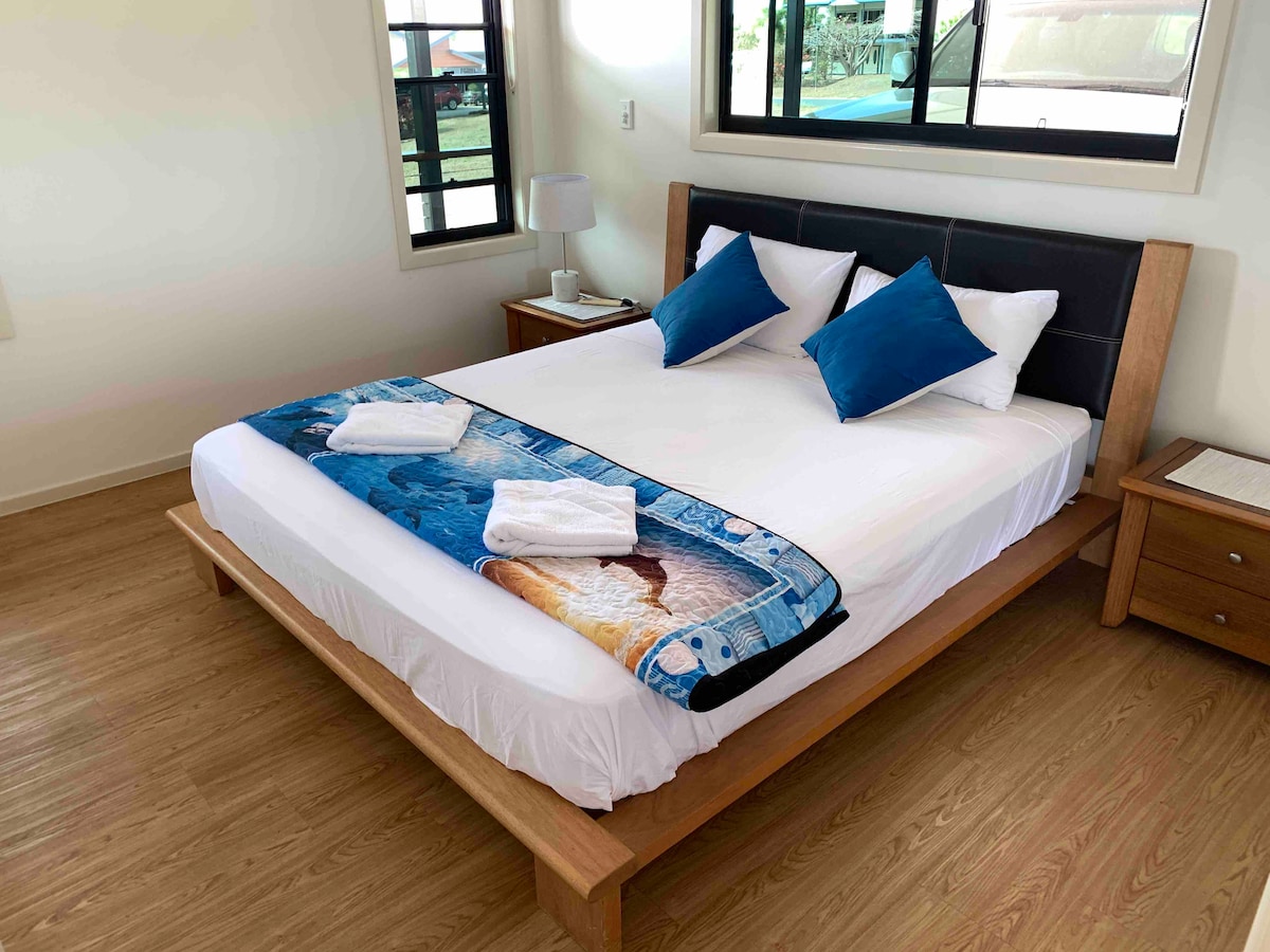 King Bed. 2nd Bed room. Split system aircon with blinds for privacy. 