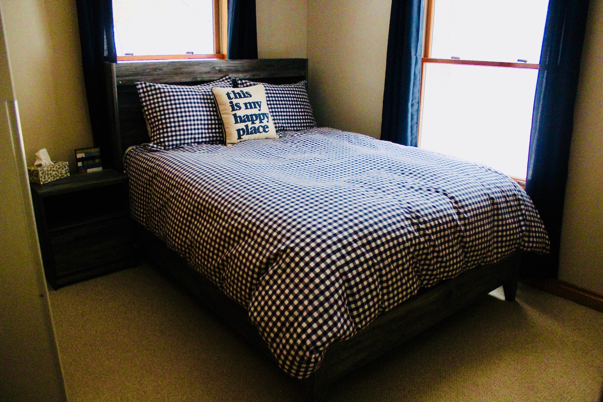 Dhoma e gjumit "Queen" - pamje të mrekullueshme nga pylli