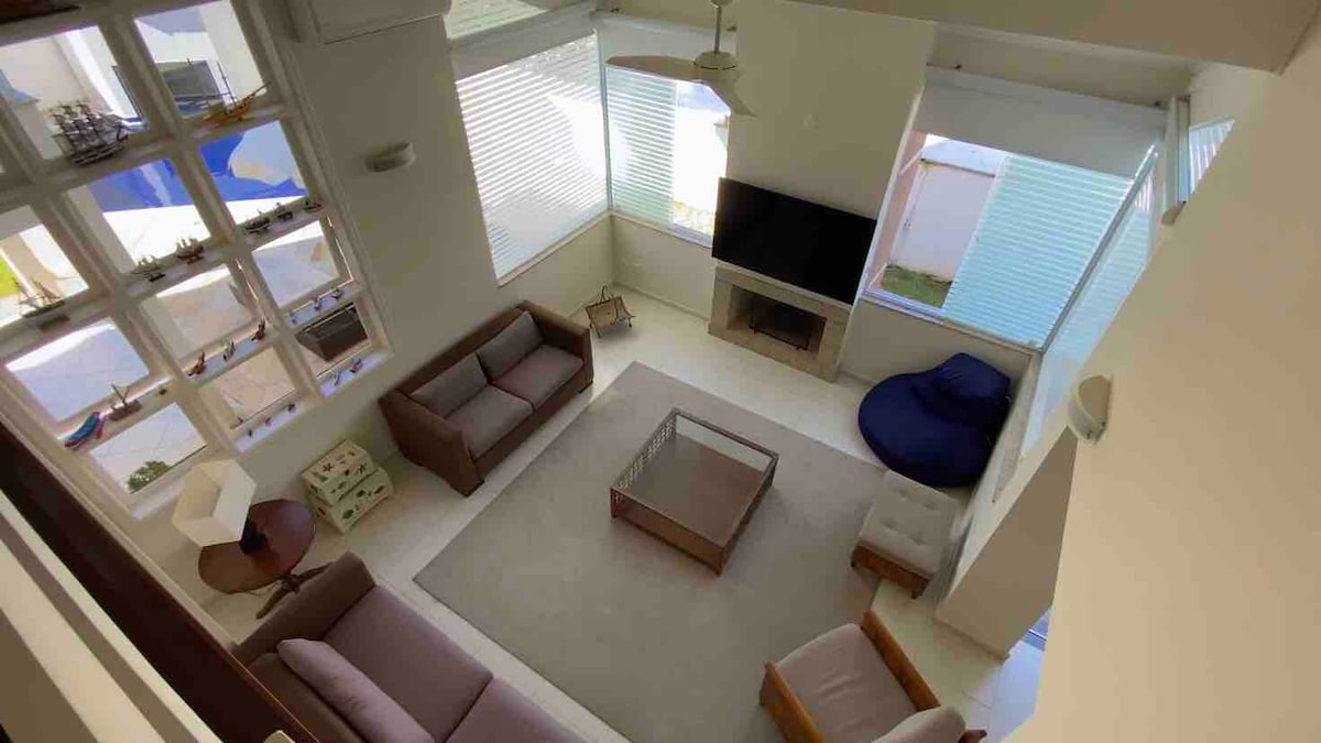 Top Airbnb: Bougainville1 condominium house in front of the beach. em Peruíbe