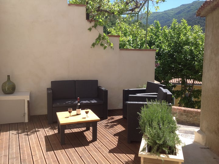 Laroque: Maison Et Terrasse Proche Plage/randonnee - Laroque-des-Albères