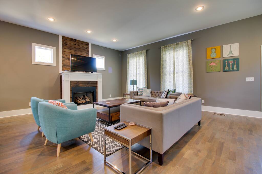 Fantastically furnished! Trendy & comfy