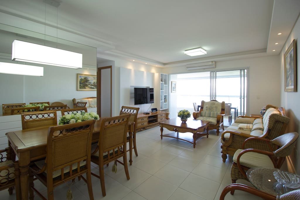 Sala com TV e Ar Condicionado