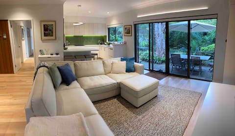 Successful Airbnb property: The Love Nest at Pearl Beach in Pearl Beach