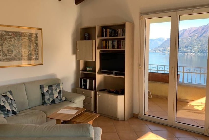 Top performing Airbnb: Lakeview with terrace & piano Brissago in Brissago