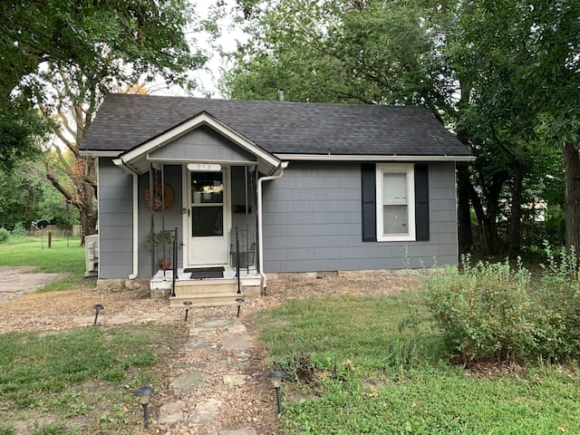 Airbnb Newton Vacation Rentals Places To Stay Kansas