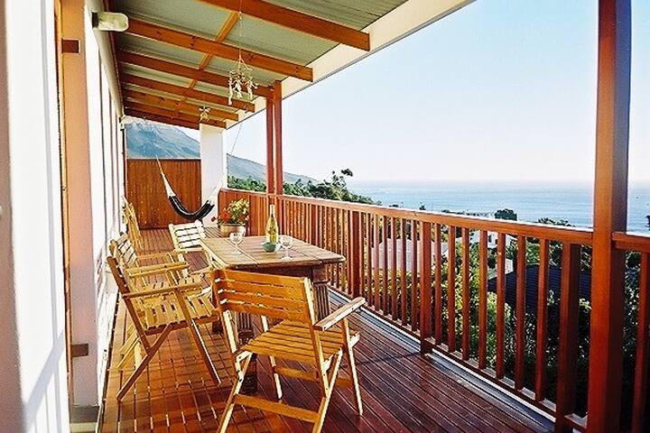 Camps Bay house with seaview for Dec/Jan season gallery image 4