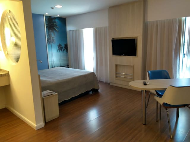 Flat a 50m do melhor trecho da Praia de Boa Viagem