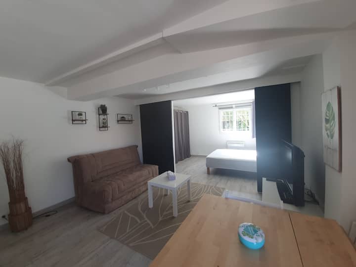 Sud Méditerranée Jolie T2 En Rez De Maison - Salon-de-Provence