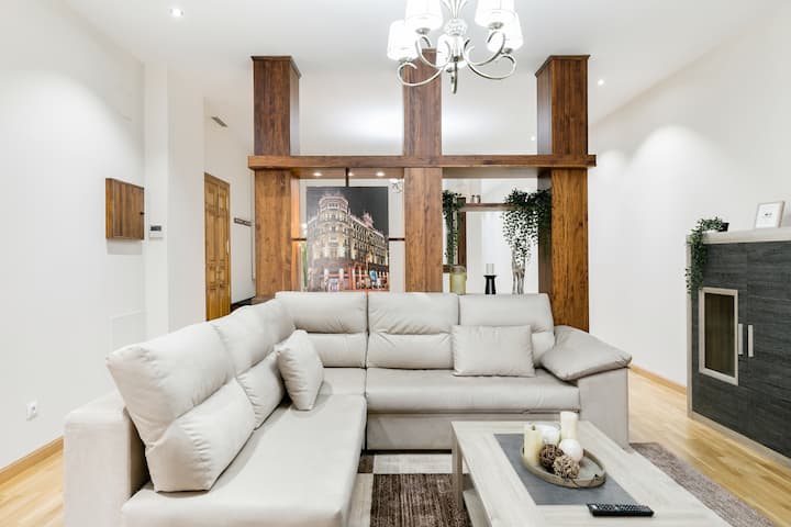 Señorial Y Generoso Apartamento En Plena Gran Vía Madrileña - Madrid