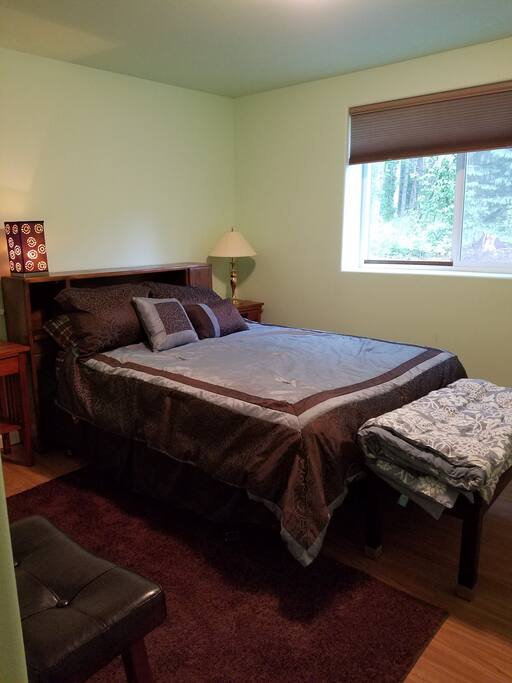 Bedroom with queen bed
