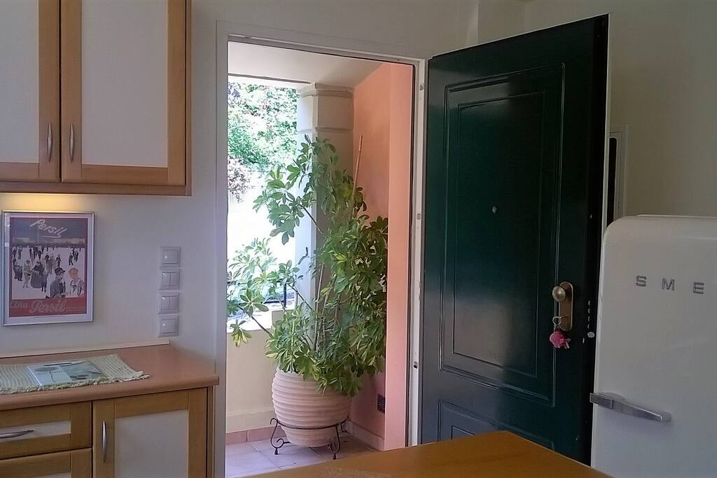 entrance / είσοδος