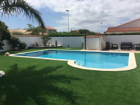 4* pool luxury villa near beaches
