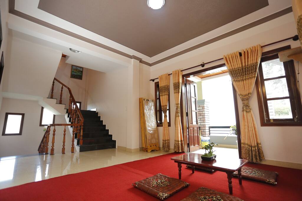 Out side bedroom 1 and 2.
You could sit here to drink, chat,...
or we can put more matress for you