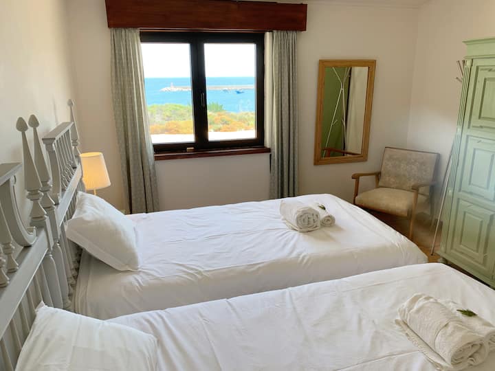 غرفة نوم 3  بإطلالة على البحر