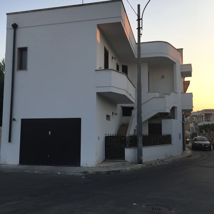 Lato Garage