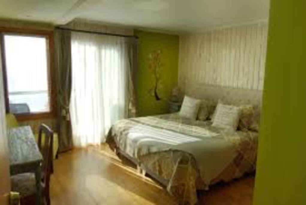 Otra vista de la habitación.