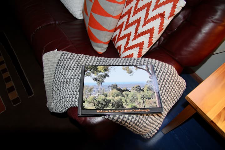 Omaroo Studio, King Bed, Quiet,rural,ocean Views - Yallingup