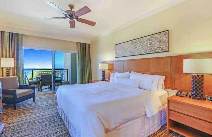 Примерок со поглед на океан