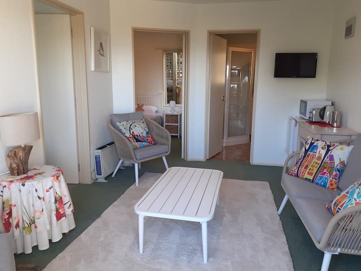 Atawhai apartment two bedrooms, views and privacy Guest suites for