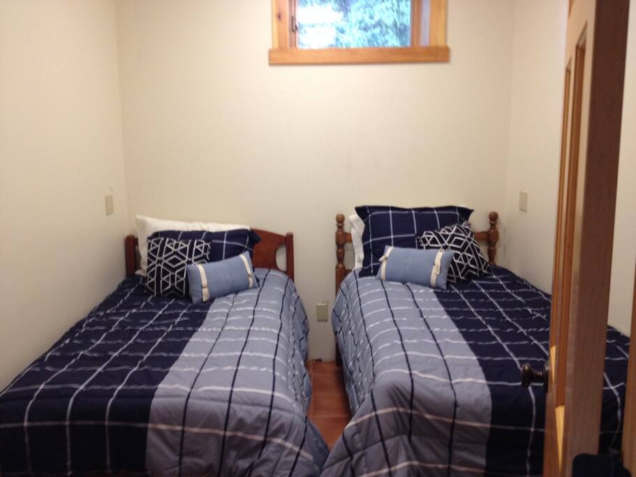 Twin second bedroom