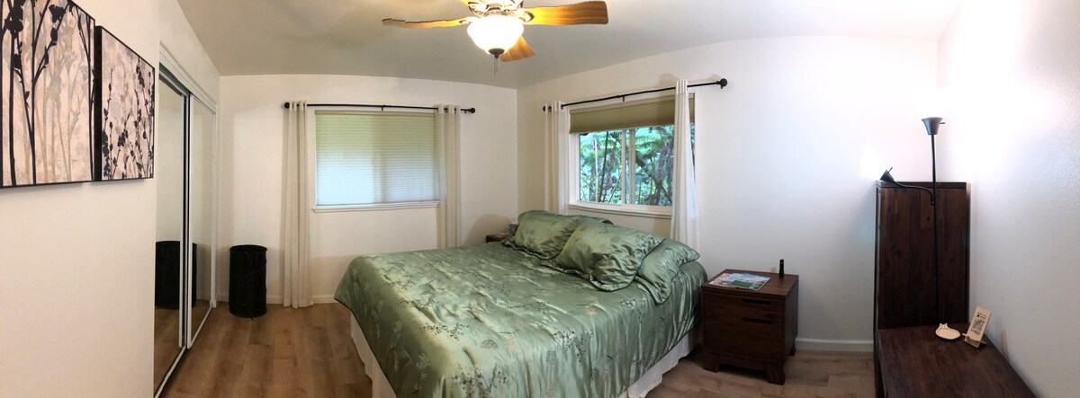 Главна спалня с голямо двойно легло