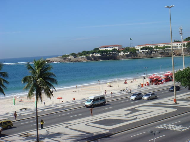 AMAZING BEACH FRONT IN COPACABANA gallery image 2