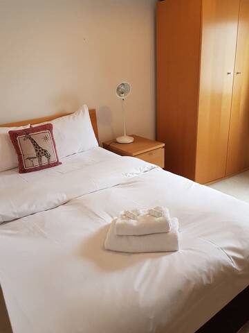 Great Private Room In A Cozy Apartment gallery image 5