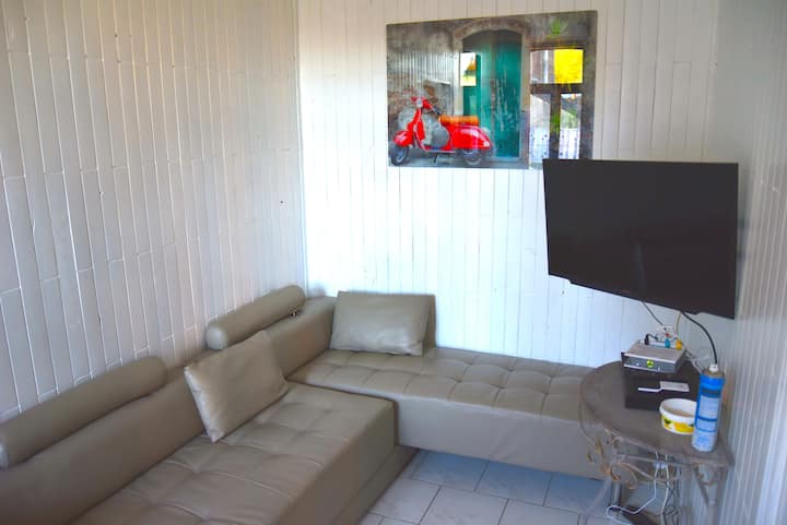 Studio Meublé Dans Maison De Pays - Aulnoye-Aymeries