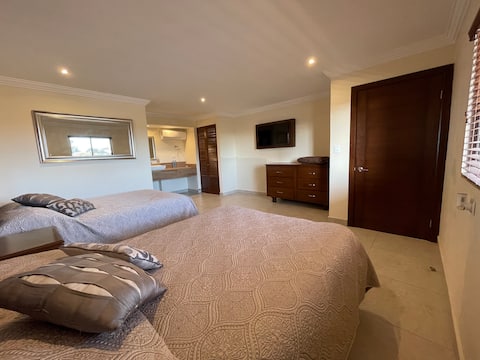 COMFORTABLE AND SPACIOUS ROOMS SANTA ISABEL
