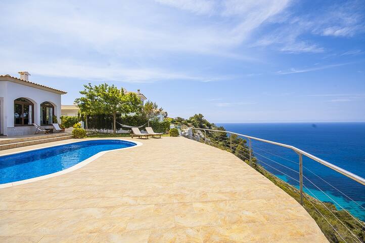 NEW!Villa Voramar:Magnicient first line villa pool