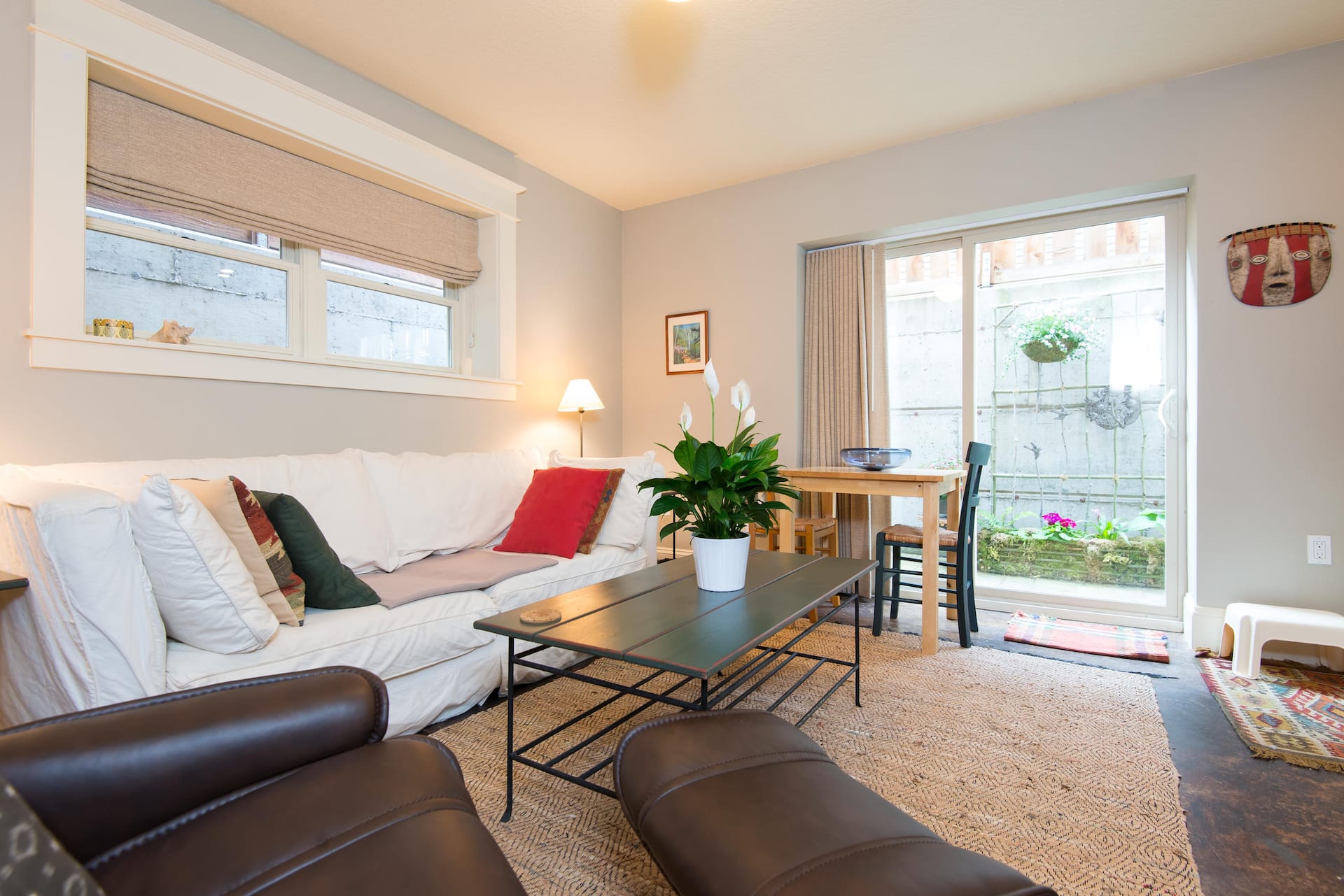 1 Bed Apt W/Laundry. Close to Moda & Convention
