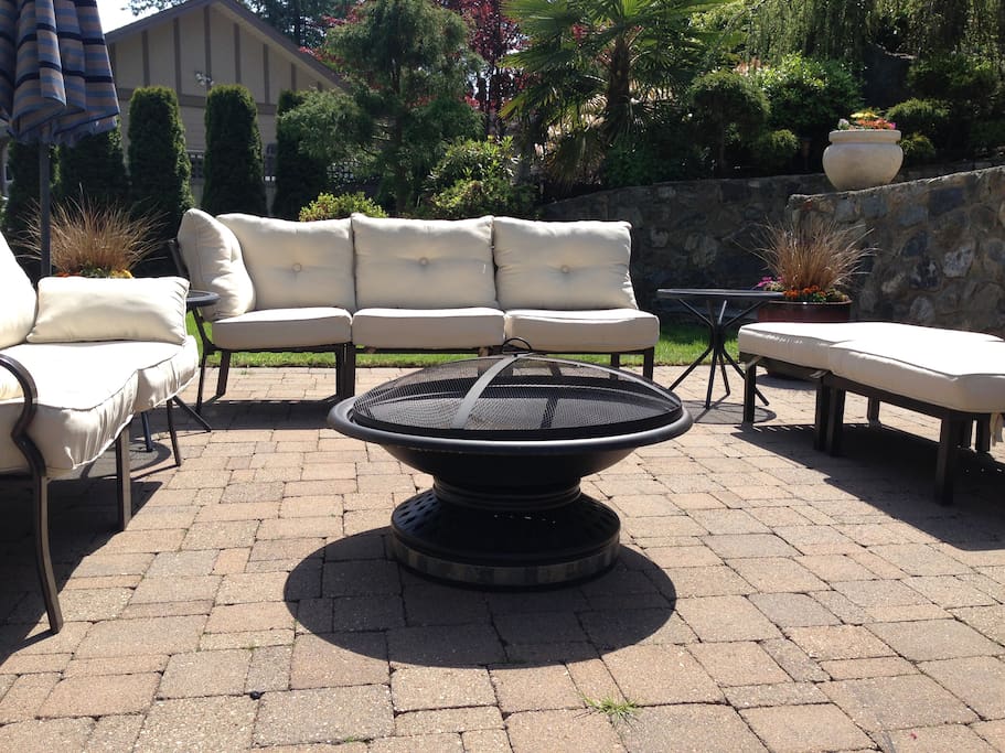 Use the Patio superb view of the exotic landscaping