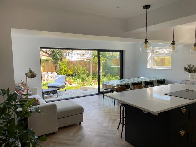 Family 3 bedroom home in a quiet neighbourhood