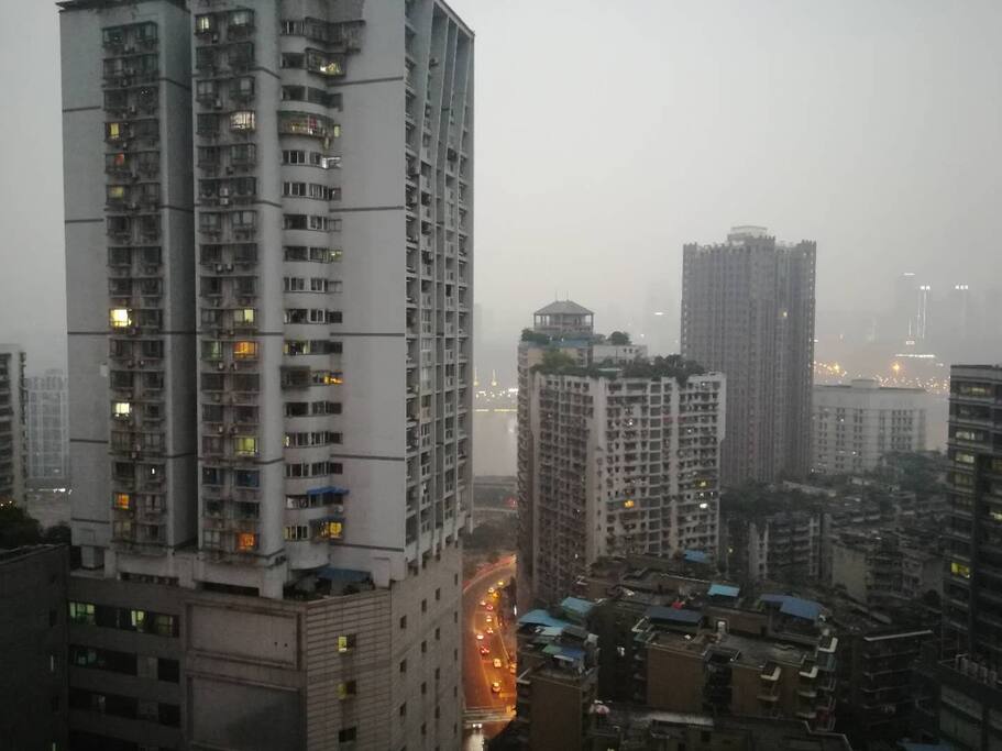 临江而立 万家灯火的味道