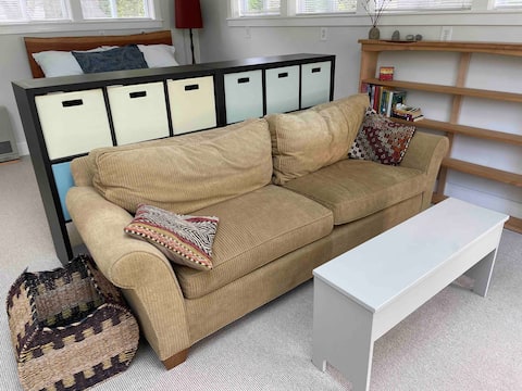 Top performing Airbnb: Lovely Stay Walking Distance to Downtown Brunswick in Brunswick