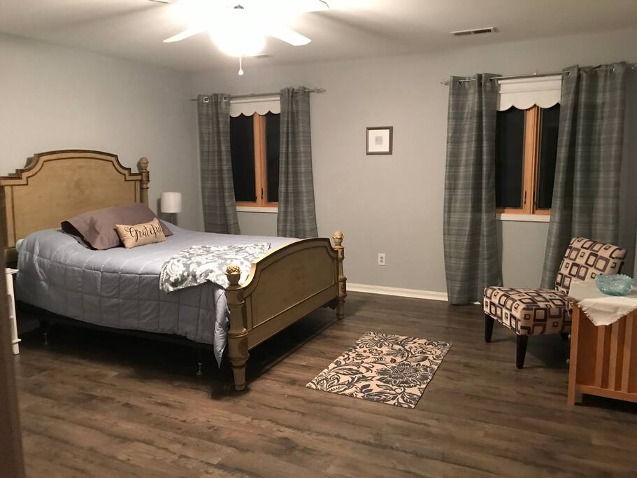 Queen bed with shared bath