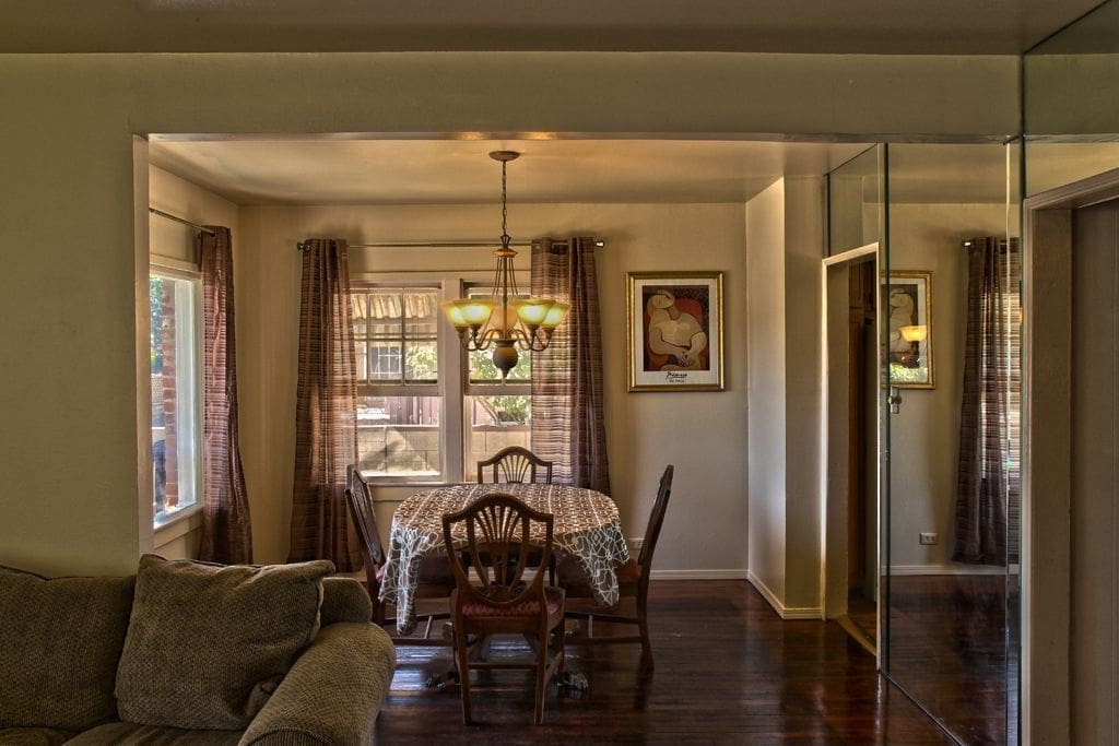 Dining Room with expandable dining table.