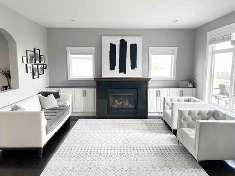 Modern House Getaway in Evergreen