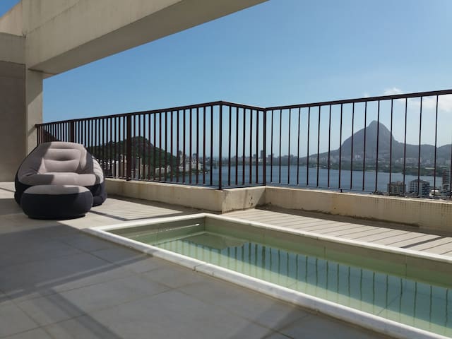 Penthouse facing the Lagoa!