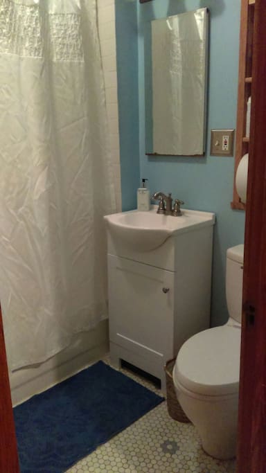 New bathroom sink. Photo updated December 30, 2015.